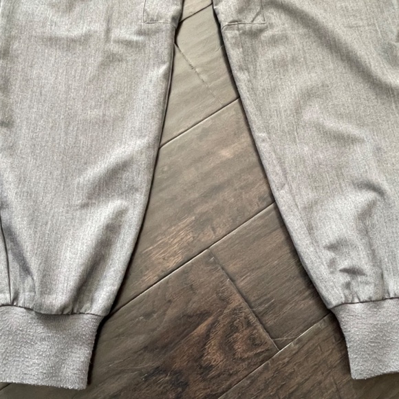 Gray Tansen Figs scrub pants - Picture 3 of 7